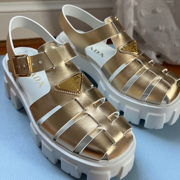 BRAND NEW OUT OF THE BOX PRADA SANDALS - Picture 5 of 7